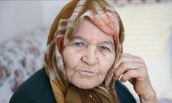 110 yaşındaki Hayriye nineye Anneler Günü hediyesi