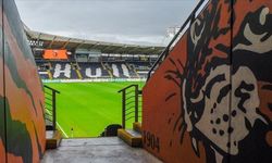Hull City, ligden düşmekten son haftada kurtuldu