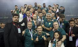 Süper Lig'e yükselen Kocaelispor, şampiyonluk kupasını aldı