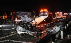 Otoyolda feci kaza: 4 kişi öldü
