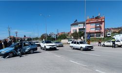 İki otomobilin çarpıştığı kazada 5 kişi yaralandı