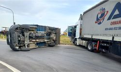 Tırla çarpışan kamyonetin sürücüsü yaralandı