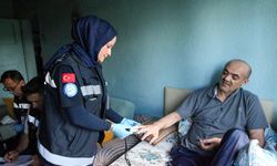 Uşak'ta sağlık çalışanları her ay 2 bin hastanın evine misafir oluyor