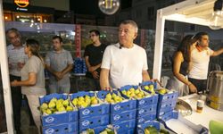 Belediyeden vatandaşlara ‘bardacık inciri’ ikramı