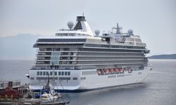 “Marina” kruvaziyeri 1194 yolcusuyla Bodrum’a demir attı