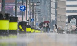 İzmir’de sağanak yağış yaşamı olumsuz etkiledi