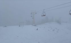 Uludağ’da kar yağışı yeniden yüzünü gösterdi