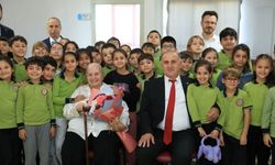 İncirliova’da anlamlı buluşma: Timsal Karabekir öğrencilerle bir araya geldi