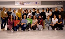 Kuşadası’nda kültürel buluşma noktası: Halk dansı kurslarına rekor ilgi