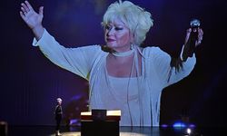 Muazzez Abacı’ya AKM’de gözyaşlarıyla veda