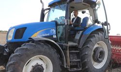 Söke’de Belediye Başkanı Arıkan tarlaya indi