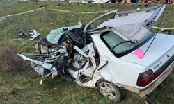 İki otomobil çarpıştı: 1 ölü, 1 yaralı