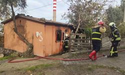 Prefabrikte çıkan yangın yürüme engelli yaşlı adamın hayatına mal oldu