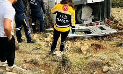 Tarım işçilerini taşıyan minibüs devrildi: 1 ölü, 3 yaralı