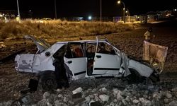 Tarlaya savrulan otomobil takla attı