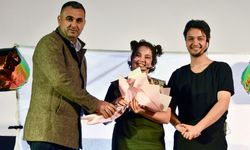 Genç tiyatro oyuncusu Ali Gülten Söke'nin gururu oldu