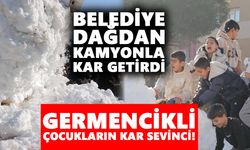 Germencikli çocukların kar sevinci! Belediye dağdan kamyonla kar getirdi