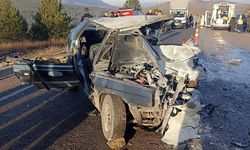 Öğrenci servisi ile otomobil çarpıştı: 1 ölü, 4 yaralı