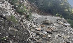 Toprak kaydı! Teleferik hattı kapatıldı