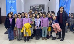 Aydın’da çocuklar için renkli etkinlik: Tiyatro sahnesi bu kez İncirliova’da kuruldu