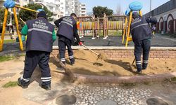 Efeler’de çocuk oyun parkları yenilendi