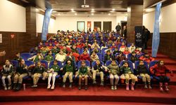 Koçarlılı çocuklar tiyatro ile buluştu