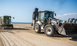 Kuşadası plajlarında hummalı çalışma