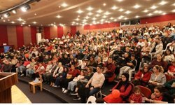 Nazilli’de sahne minik oyuncuların oldu