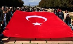 Nazillili öğrenciler Ata'nın huzurunda