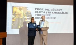 Yılların emeği alkışlarla uğurlandı: Üniversitede duygusal veda töreni