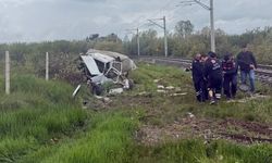 Tren kamyoneti biçti: 1 ölü, 3 yaralı