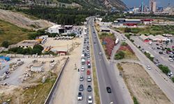 Tatilciler yola çıktı, trafik felç oldu