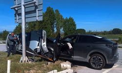 İki otomobil çarpıştı: Aralarında çocukların da olduğu 6 yaralı