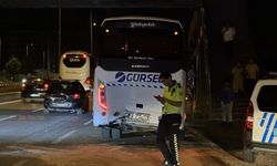 Otomobil işçi servisine çarptı: 6 yaralı