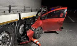 Tıra ok gibi saplandı: Sürücüden acı haber geldi
