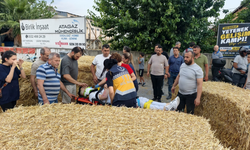 Nazilli'de Sıradışı Kaza: Üzerine Saman Balyası Düşen Yaya Yaralandı