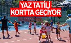 Aydın'da çocuklar raket tuttu, veliler bu bilgileri not aldı! Kuşadası'nda dikkat çeken yaz okulu