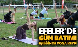 Efeler’de gün batımı eşliğinde yoga keyfi