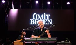 Ümit Besen Didim'i şarkılarıyla coşturdu