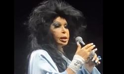Kuşadası’ndaki Bülent Ersoy konserinde skandal! 1,5 saat bekleyen seyirci tepki gösterdi, Ersoy küfürle karşılık verdi