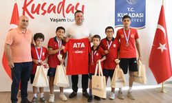 Şampiyon güreşçilerden Demirtaş'a ziyaret