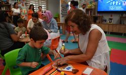 Kuşadası’nda mezuniyet coşkusu! Kep atıp dans ettiler