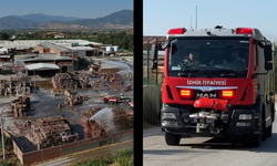 Kağıt fabrikasının deposunda korkutan yangın