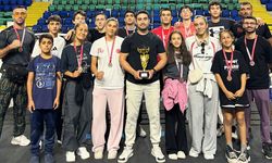 Aydınlı kickbokscular Kütahya'dan madalyalarla döndü