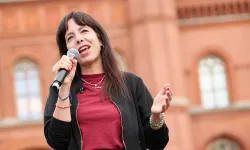 Elif Eralp kimdir? Elif Eralp'in ailesi nereli, eğitimi ve siyasi kariyeri nasıl?