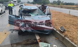 Muğla-Aydın Karayolu’nda otomobil refüje çarptı: 3 yaralı