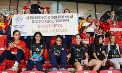 Germencikli kız futbolcular, Göztepe maçını izledi