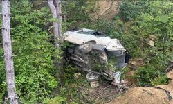 İşçileri taşıyan minibüs 40 metre yuvarlandı: 1 ölü, 4 yaralı