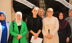 AK Parti'li kadınlardan muhtarlığa siyah çelenk
