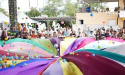 Lunapark atmosferinde robotlu eğlence